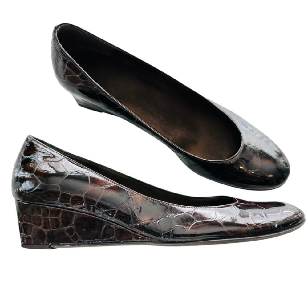 Stuart Weitzman Brown Wedge Tortoise Embossed Patent Leather Size 7.5 Round Toe